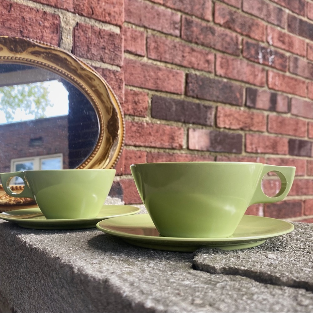 Mid-Century Modern Deadstock Melamine Avocado Green Cappuccino Cups & Saucer